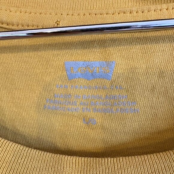 Vintage Levis Short Sleeve Yellow Logo Tee Unisex Size L - Picture 3 of 4